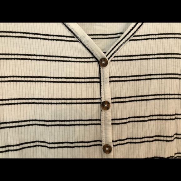 Forever 21 Cropped Long Sleeve Woman’s L - Picture 3 of 4